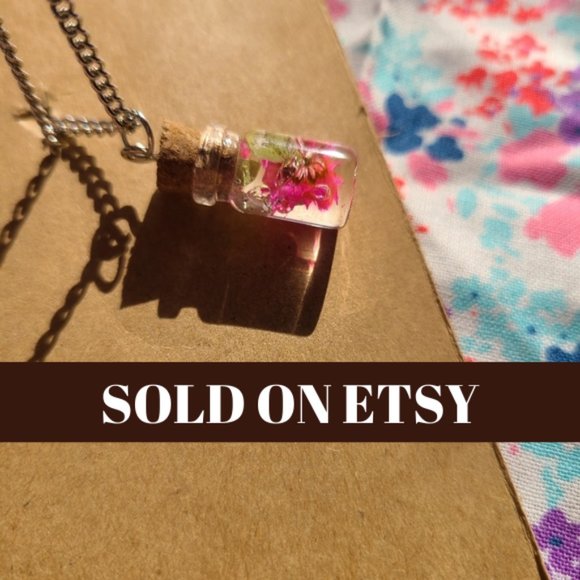 Jewelry - Floral Jar Necklace